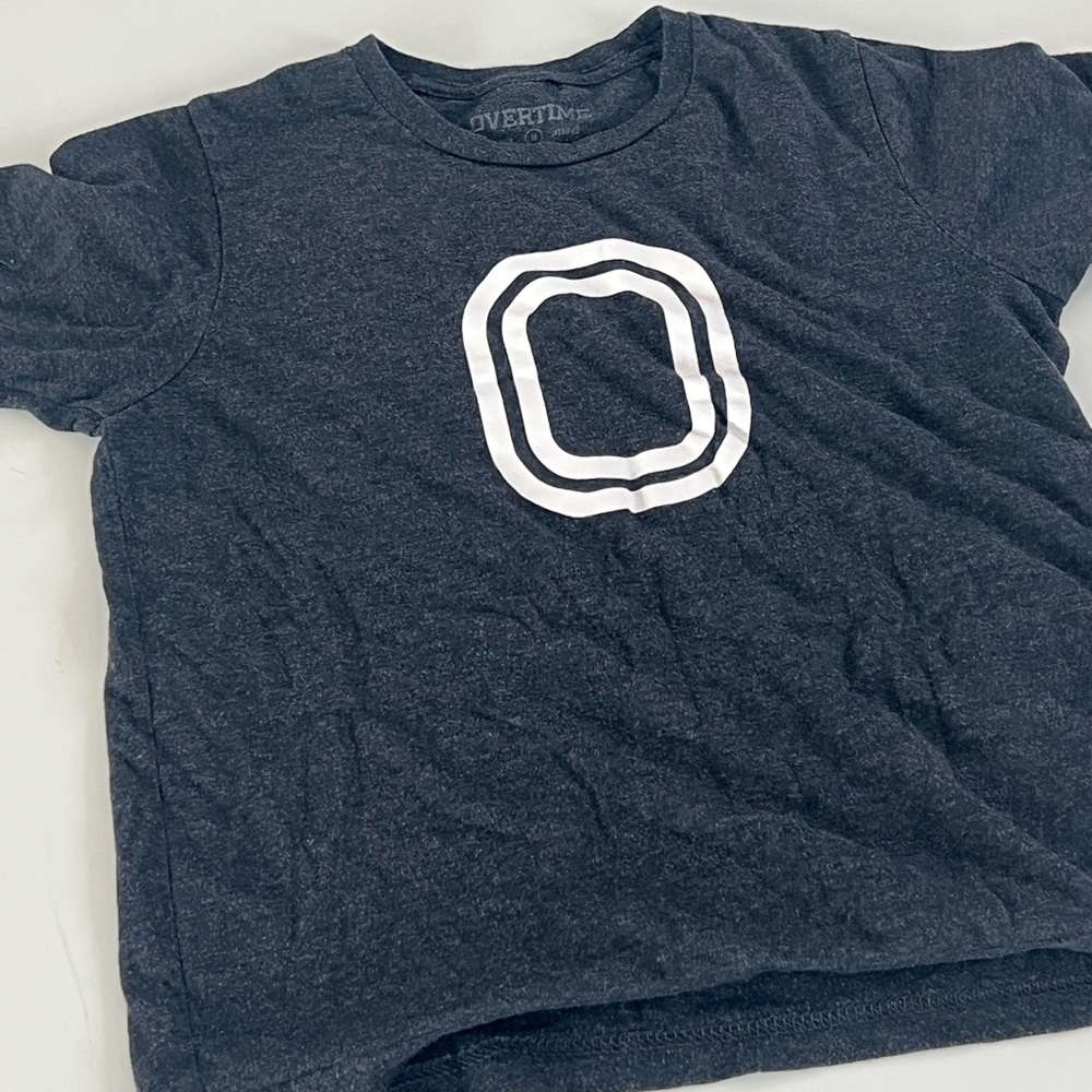 Kids' gray  Short-Sleeve Graphic Tee with White Logo